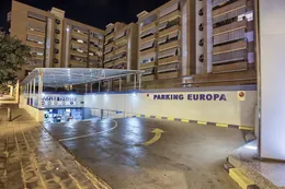 Entrada de vehículos del parking Hospital Alicante