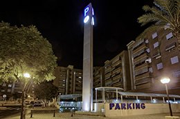 Monolito del parking Hospital Alicante