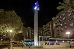 Monolito del parking Hospital Alicante